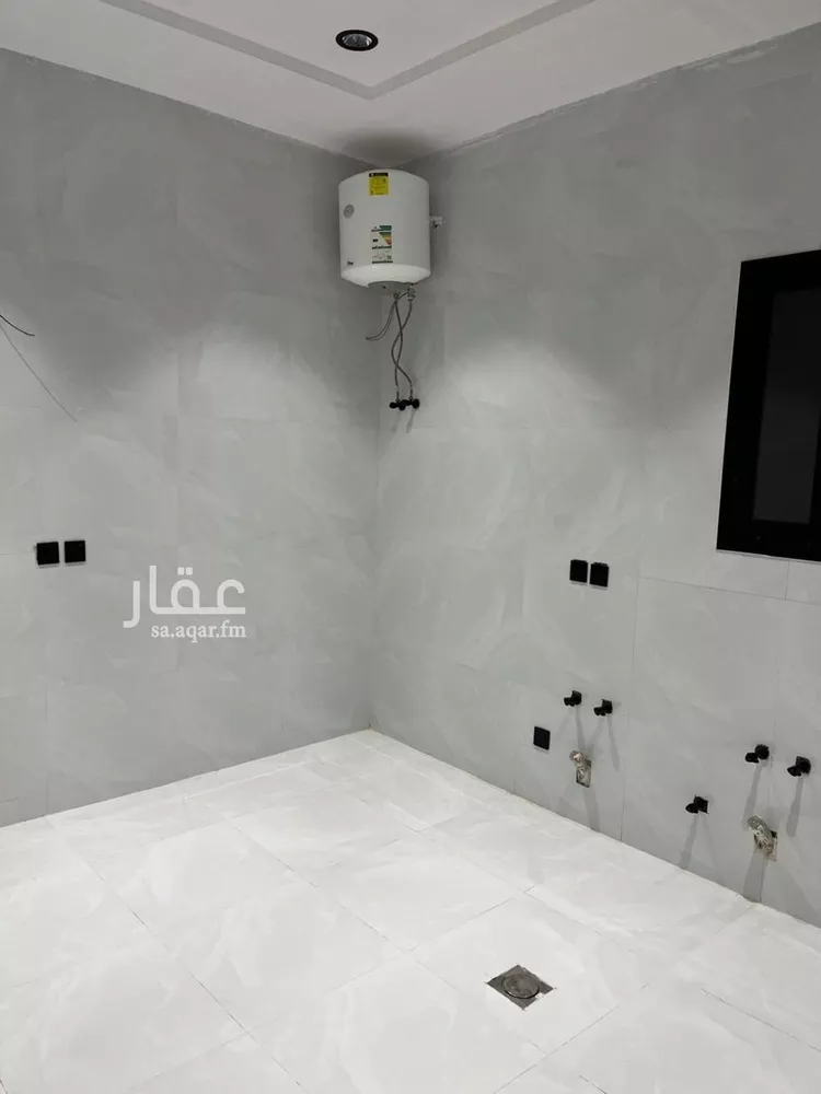 Floor for Rent in Riyadh Ar Rimal 7