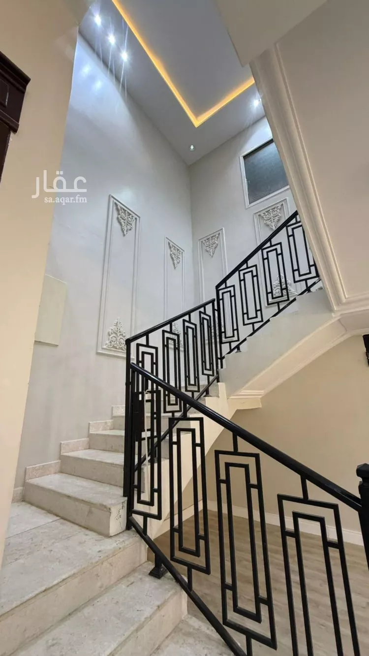 فيلا للبيع في شارع محمد الرباحي, حي الرمال, مدينة الرياض, منطقة الرياض صورة 3