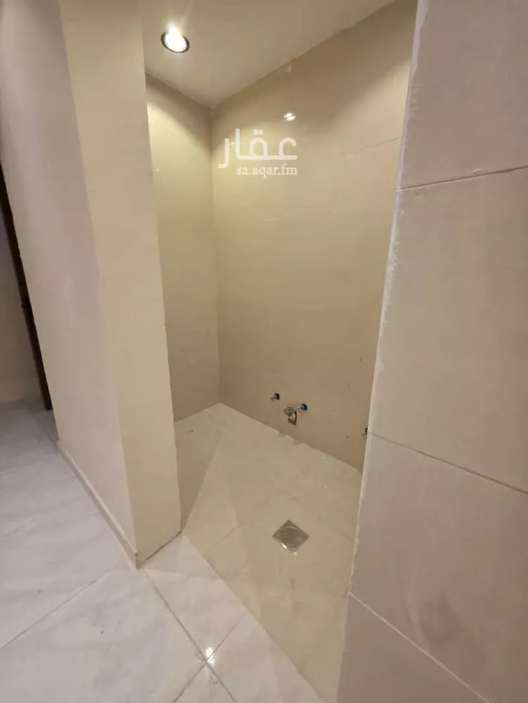 شقة للإيجار في شارع الدكتور حسن بهاء الدين قرمل, حي الصالحية, مدينة جدة, منطقة مكة المكرمة صورة 3