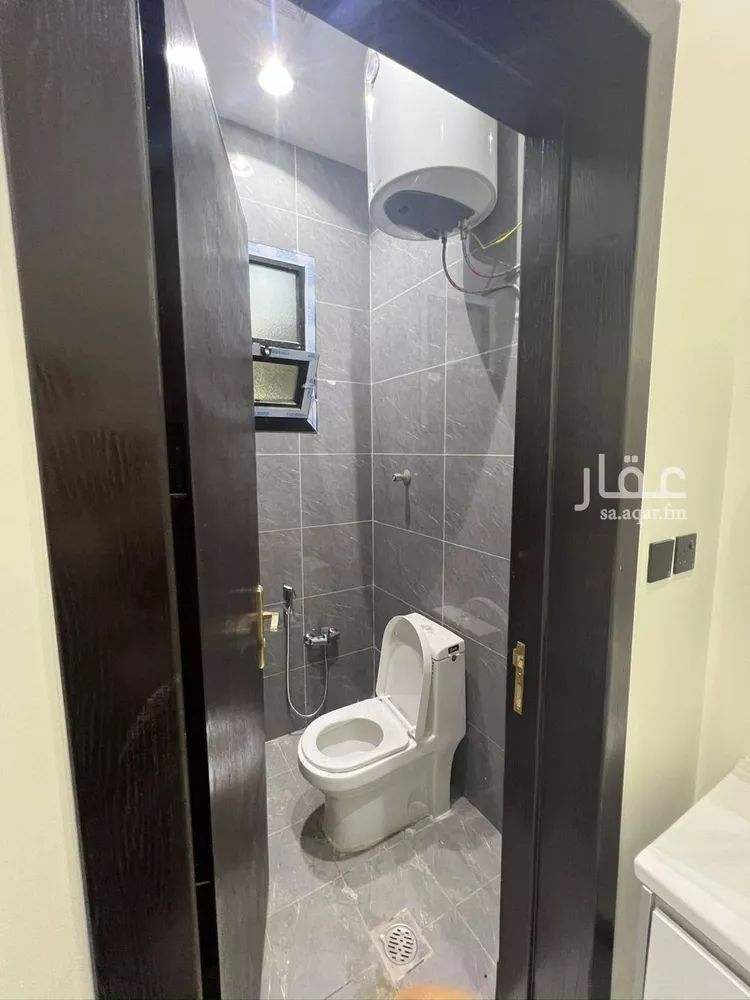 دور للبيع في شارع عمر الصفار, حي المرجان, مدينة الرياض, منطقة الرياض صورة 5