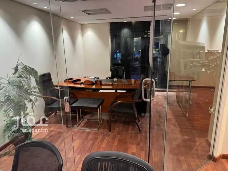 مكتب تجاري للإيجار في شارع ابي بكر الصديق الفرعي, حي المرسلات, مدينة الرياض, منطقة الرياض