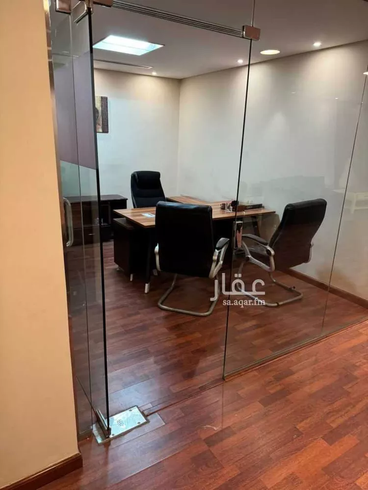 مكتب تجاري للإيجار في شارع ابي بكر الصديق الفرعي, حي المرسلات, مدينة الرياض, منطقة الرياض صورة 2