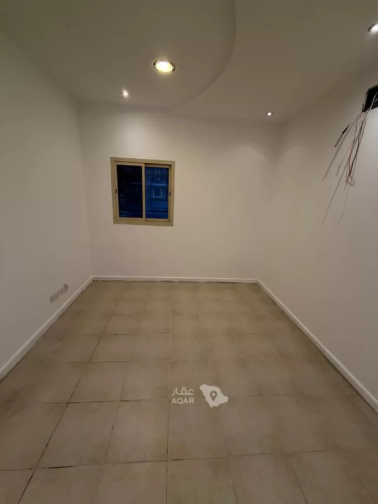 شقة للبيع في شارع ورقة بن نوفل, حي النزهة, مدينة الرياض, منطقة الرياض 4