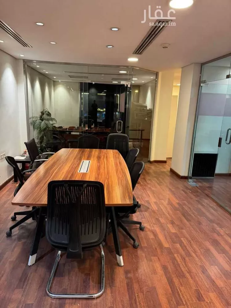 مكتب تجاري للإيجار في شارع ابي بكر الصديق الفرعي, حي المرسلات, مدينة الرياض, منطقة الرياض صورة 3