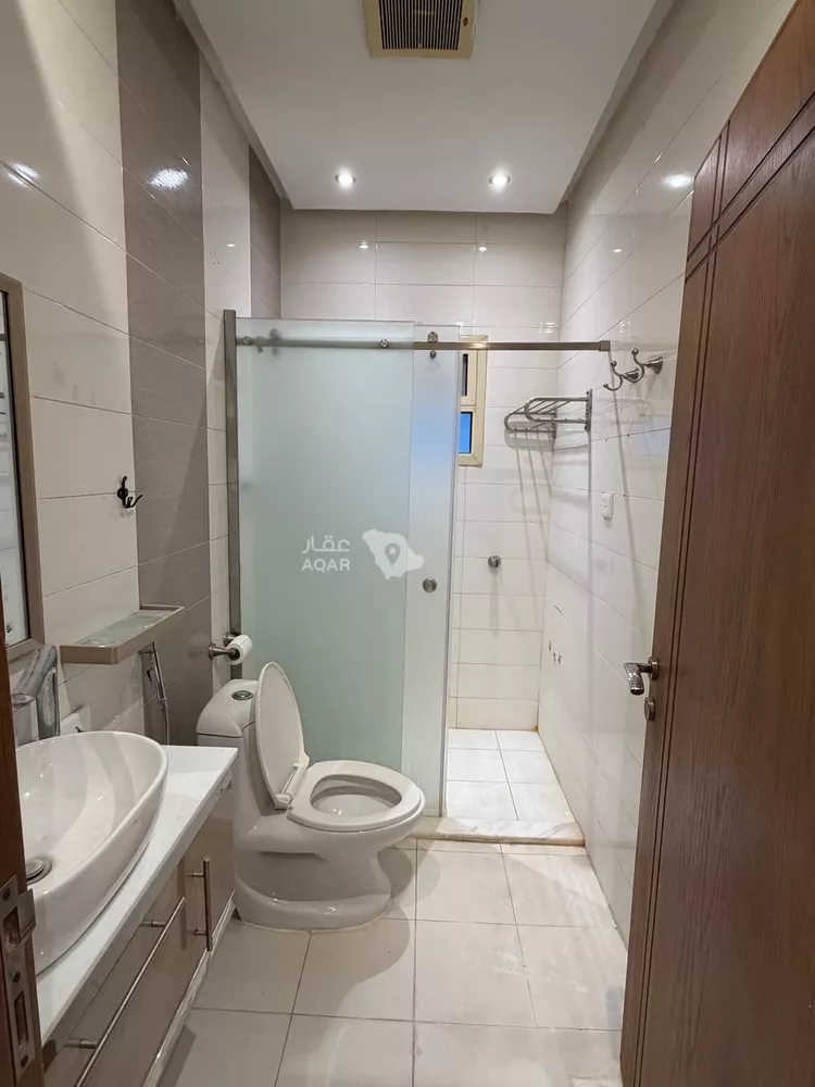 شقة للبيع في شارع ورقة بن نوفل, حي النزهة, مدينة الرياض, منطقة الرياض 6