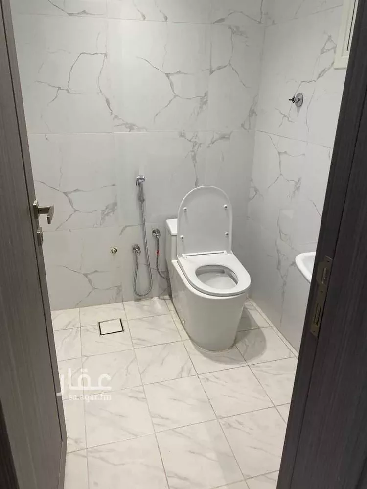 فيلا للبيع في شارع المقداد بن عمرو, حي الشراع, مدينة الخبر, المنطقة الشرقية صورة 2