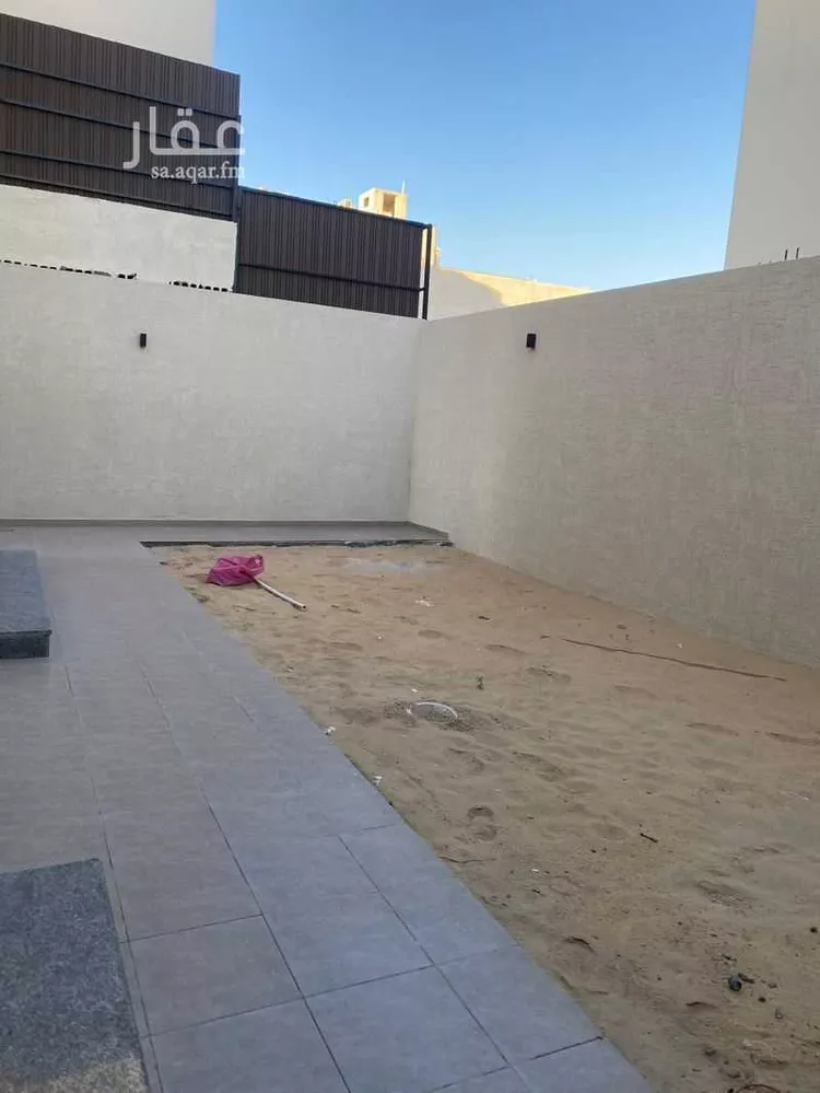 فيلا للبيع في شارع المقداد بن عمرو, حي الشراع, مدينة الخبر, المنطقة الشرقية 9