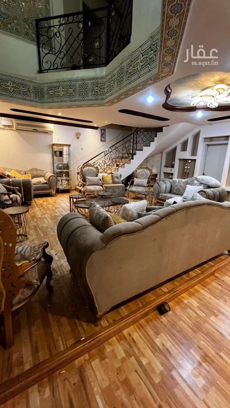 فيلا للبيع في شارع أبي بكر القباني, حي إشبيلية, مدينة الرياض, منطقة الرياض صورة 2