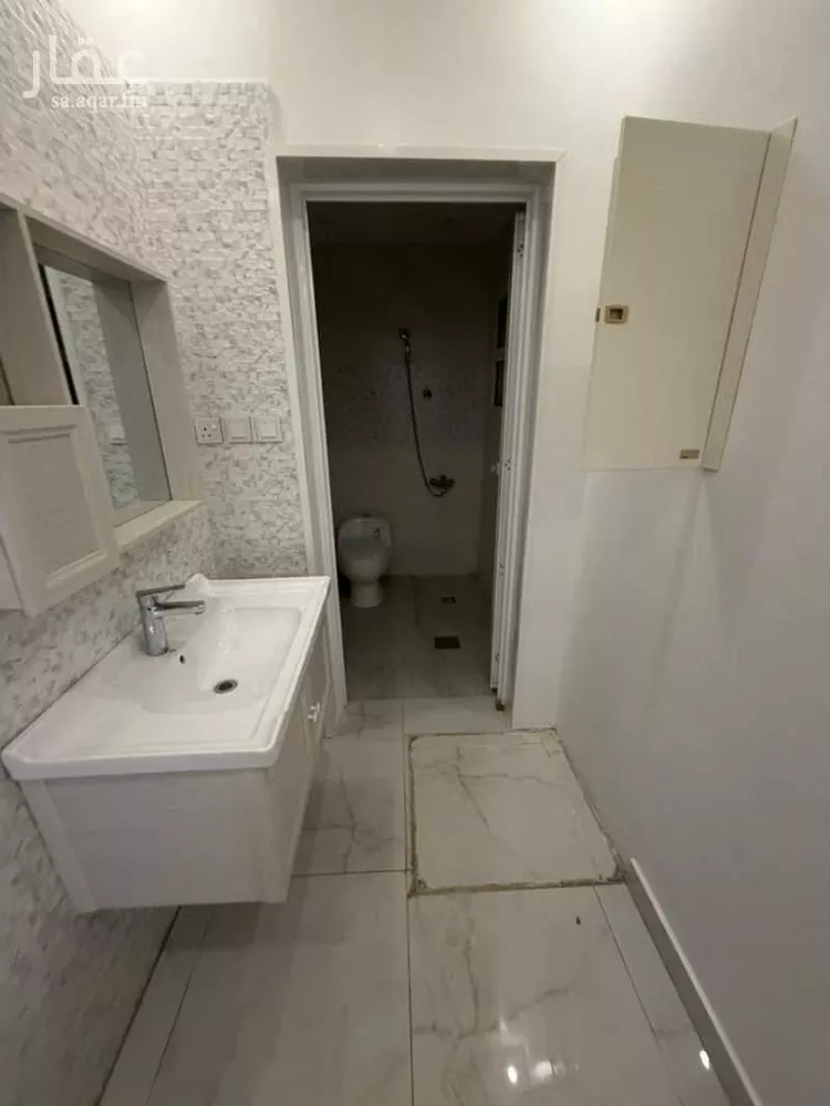 شقة للإيجار في شارع 2215098, حي الريان, مدينة عنيزة, منطقة القصيم صورة 3
