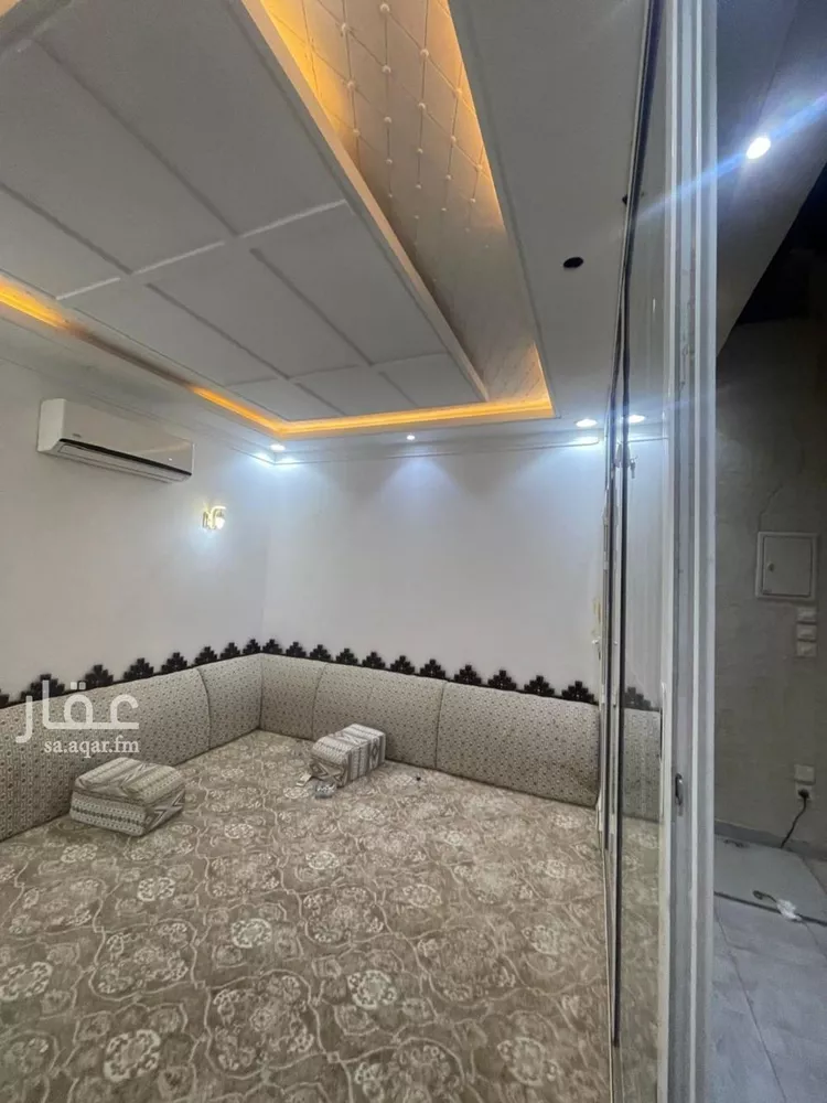 فيلا للبيع في شارع محمد بن علي الكيلاني, حي المهدية, مدينة الرياض, منطقة الرياض صورة 5