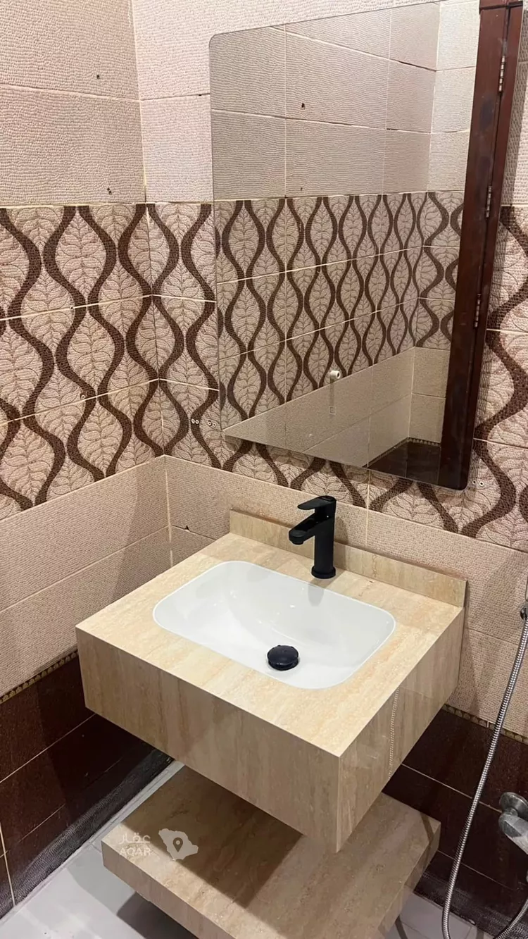 Floor for Rent in Riyadh Al Arid 9