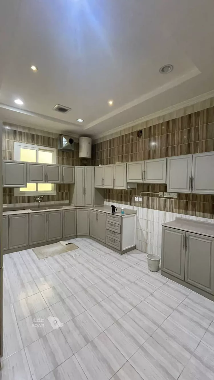Floor for Rent in Riyadh Al Arid 4