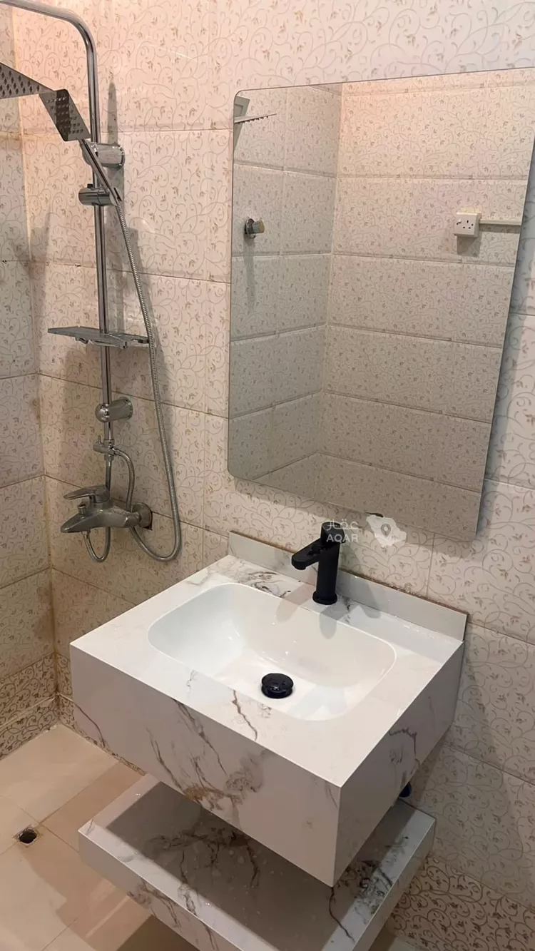 Floor for Rent in Riyadh Al Arid 8