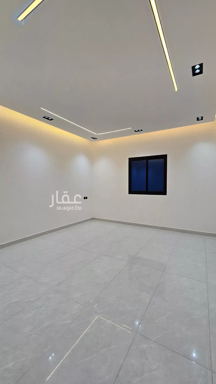 فيلا للبيع في شارع مسلمة بن عبدالملك, حي العزيزية, مدينة الرياض, منطقة الرياض صورة 4