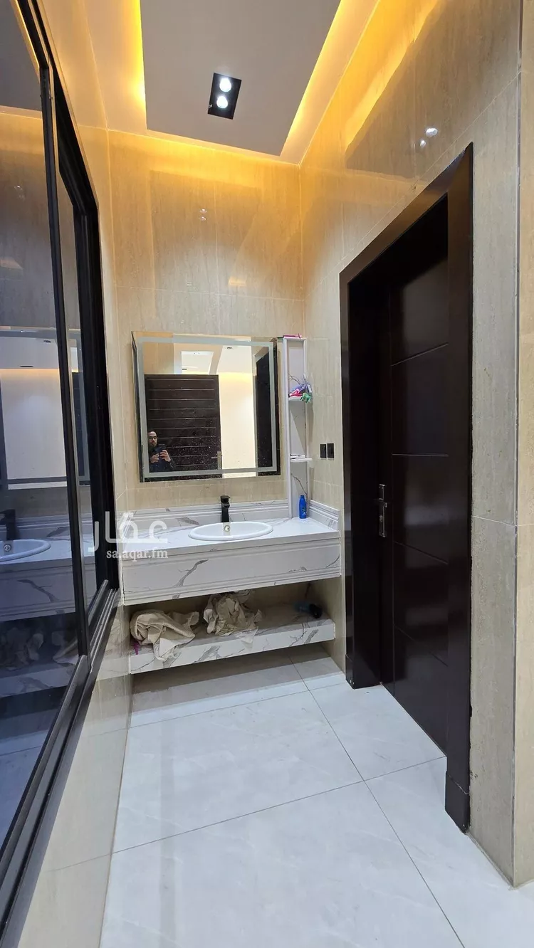 فيلا للبيع في شارع مسلمة بن عبدالملك, حي العزيزية, مدينة الرياض, منطقة الرياض صورة 3