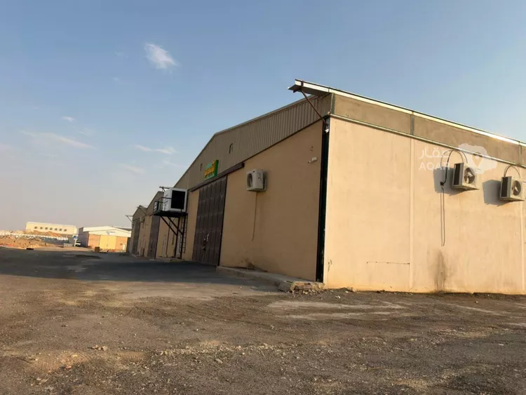 Warehouse for sale in Riyadh Al Ghnamiah