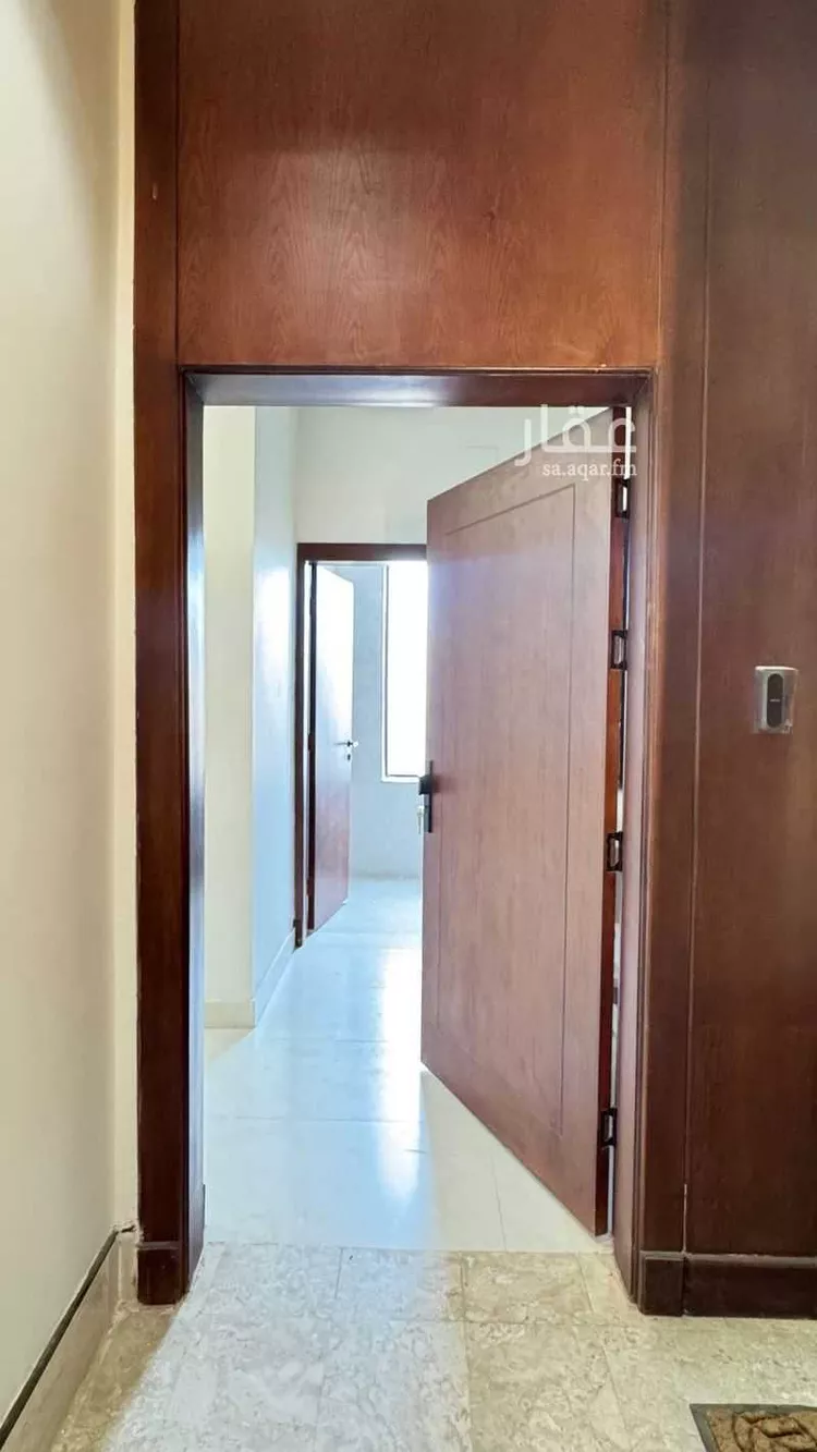شقة للإيجار في شارع عيسى يحيي عامر العسيري ، حي المحالة ، أبها ، منطقة عسير صورة 2