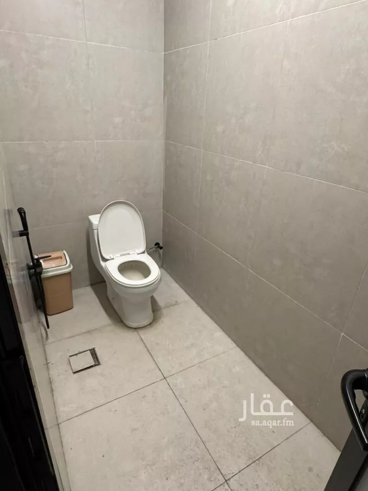 مكتب تجاري للإيجار في شارع ابي بكر الصديق الفرعي, حي الوادي, مدينة الرياض, منطقة الرياض صورة 4