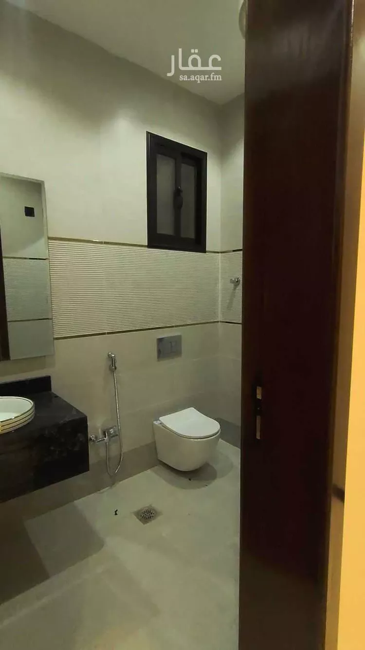 Floor for Sale in Khamis Mushait Al Moosa Subdivision 9