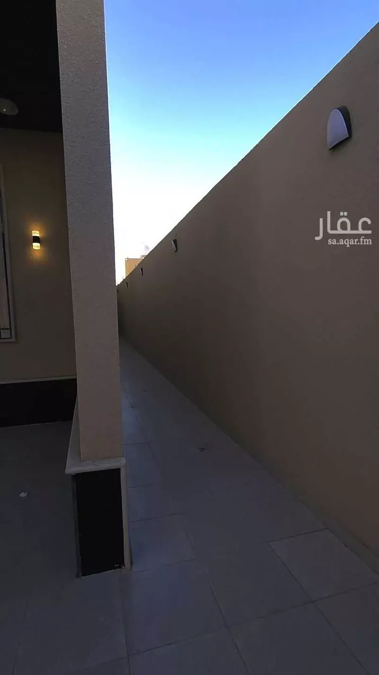 Floor for Sale in Khamis Mushait Al Moosa Subdivision 19