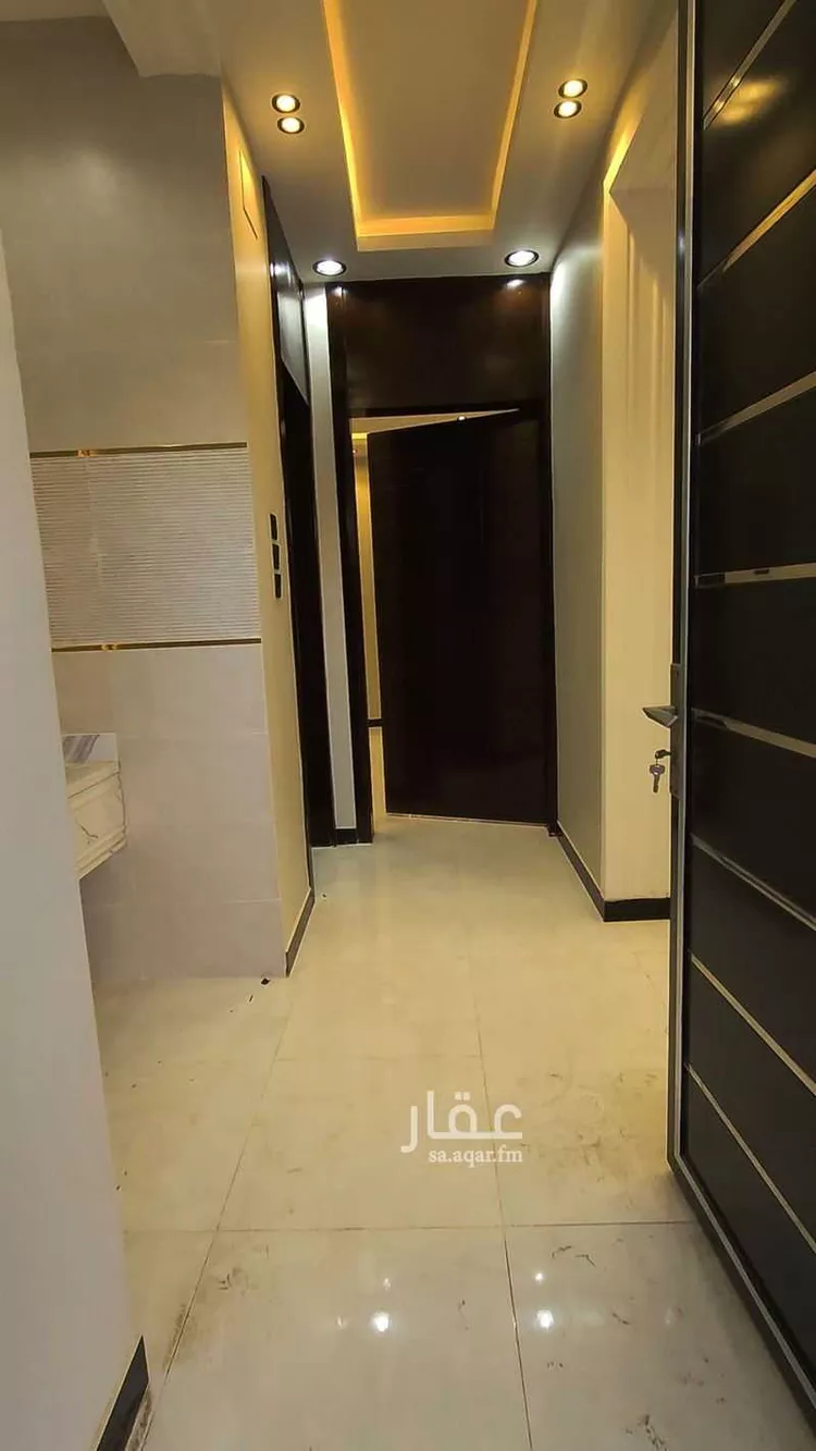Floor for Sale in Khamis Mushait Al Moosa Subdivision 11