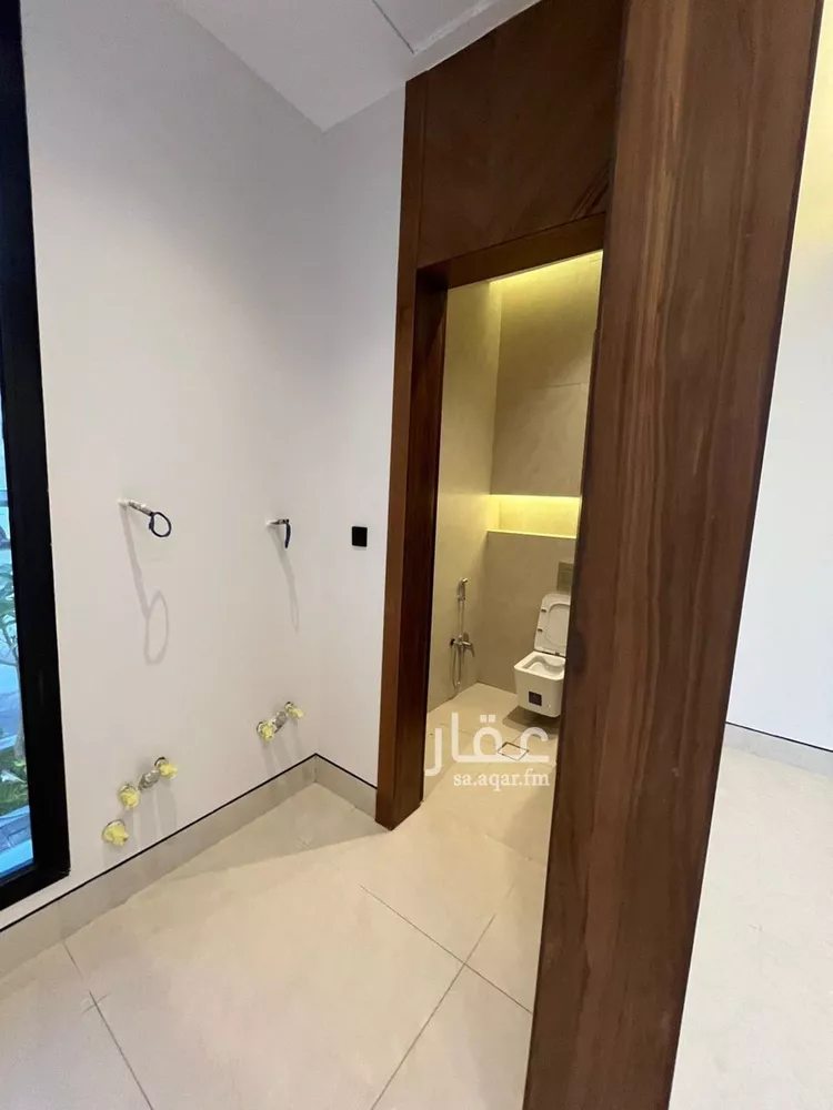 فيلا للبيع في شارع فؤاد محمد عمر توفيق, حي المهدية, مدينة الرياض, منطقة الرياض صورة 5