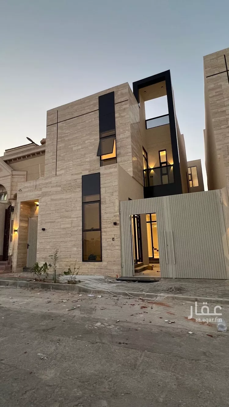 فيلا للبيع في شارع عبدالله النحوي, حي المهدية, مدينة الرياض, منطقة الرياض صورة 3