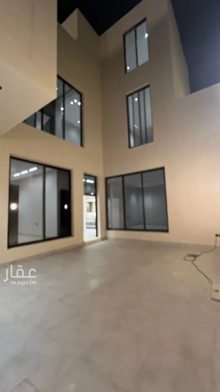 فيلا للبيع في شارع السيل الكبير, حي المهدية, مدينة الرياض, منطقة الرياض صورة 2