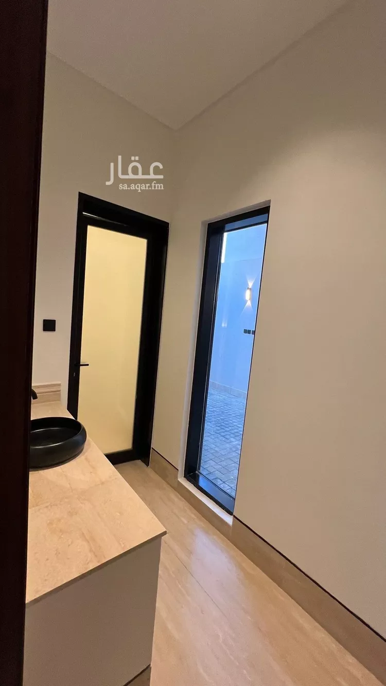 فيلا للبيع في شارع أبي الحسن الأسفرائيني, حي المهدية, مدينة الرياض, منطقة الرياض صورة 5
