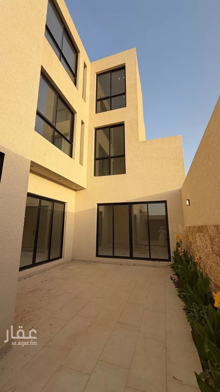 فيلا للبيع في شارع أبي زرعة الهمذاني, حي المهدية, مدينة الرياض, منطقة الرياض صورة 5