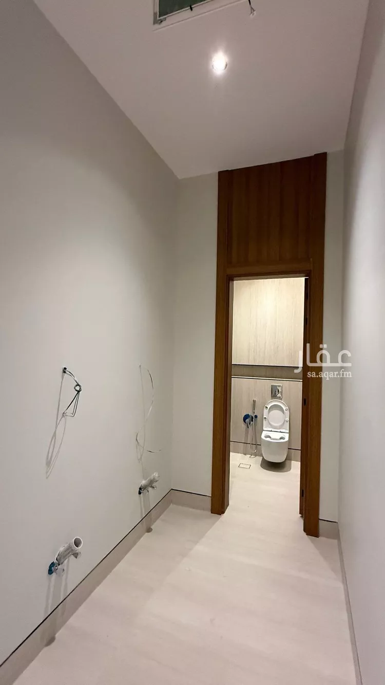 فيلا للبيع في شارع عبدالجبار بن الورد, حي المهدية, مدينة الرياض, منطقة الرياض 8