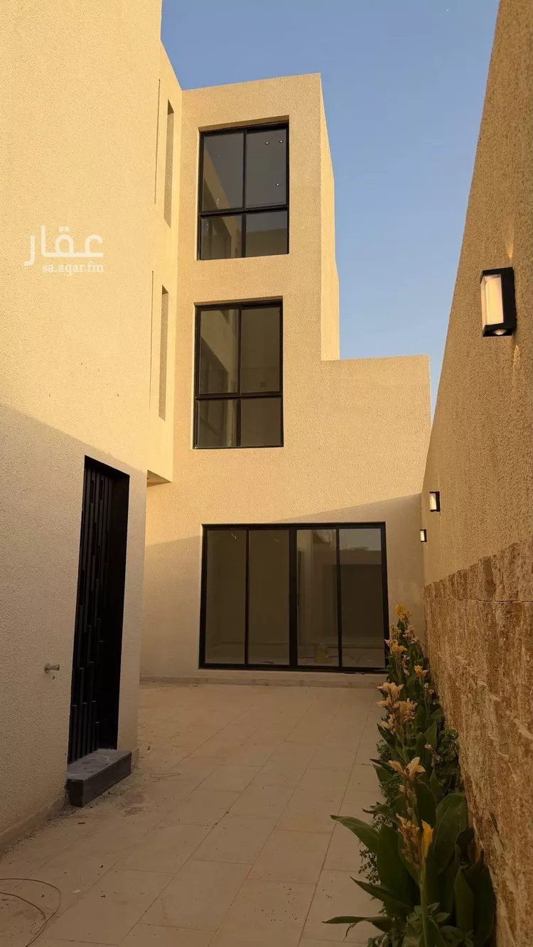 فيلا للبيع في شارع أبي نزار الصنعاني اليمني, حي المهدية, مدينة الرياض, منطقة الرياض صورة 3