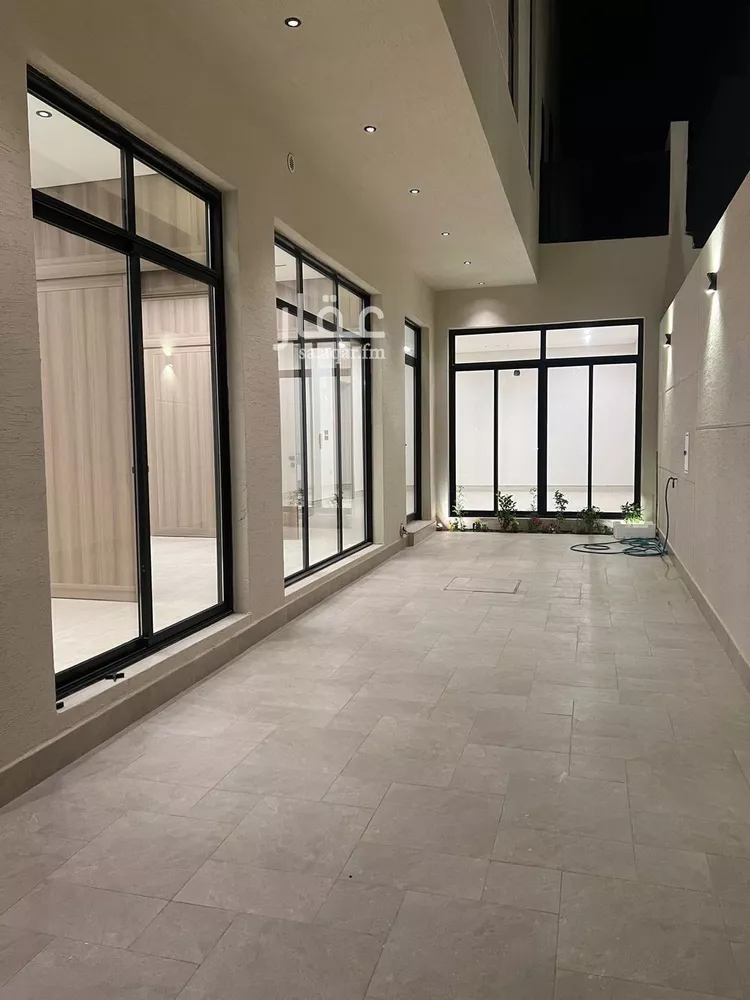 فيلا للبيع في شارع عبداللطيف بن المبارك, حي المهدية, مدينة الرياض, منطقة الرياض صورة 3