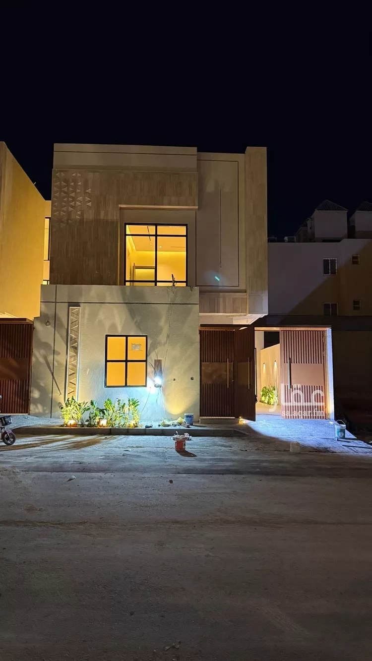 فيلا للبيع في شارع عبداللطيف بن المبارك, حي المهدية, مدينة الرياض, منطقة الرياض صورة 2