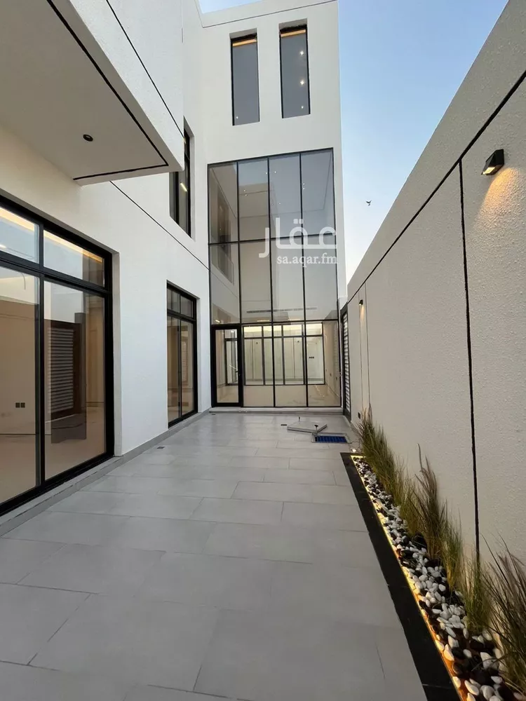فيلا للبيع في شارع فؤاد محمد عمر توفيق, حي المهدية, مدينة الرياض, منطقة الرياض صورة 2