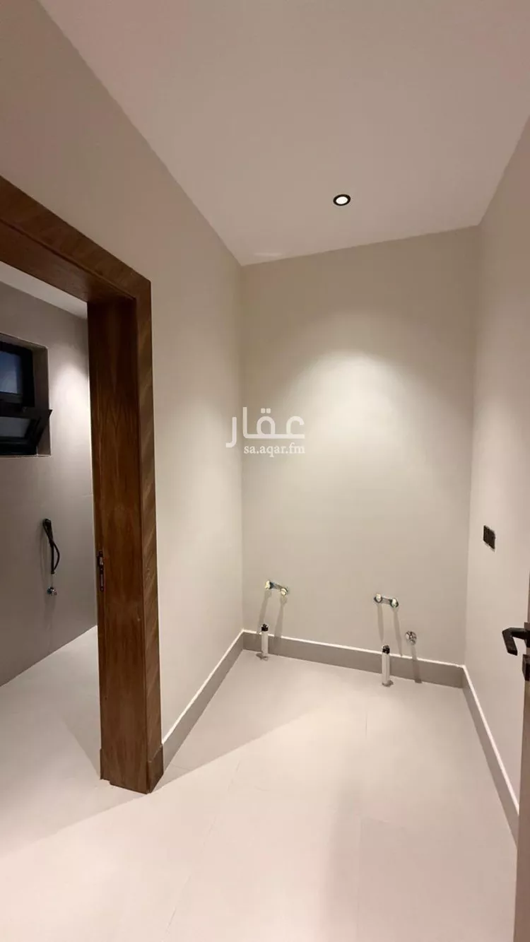فيلا للبيع في شارع فؤاد محمد عمر توفيق, حي المهدية, مدينة الرياض, منطقة الرياض صورة 5