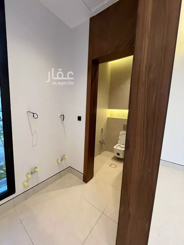 فيلا للبيع في شارع عبدالله النحوي, حي المهدية, مدينة الرياض, منطقة الرياض صورة 4