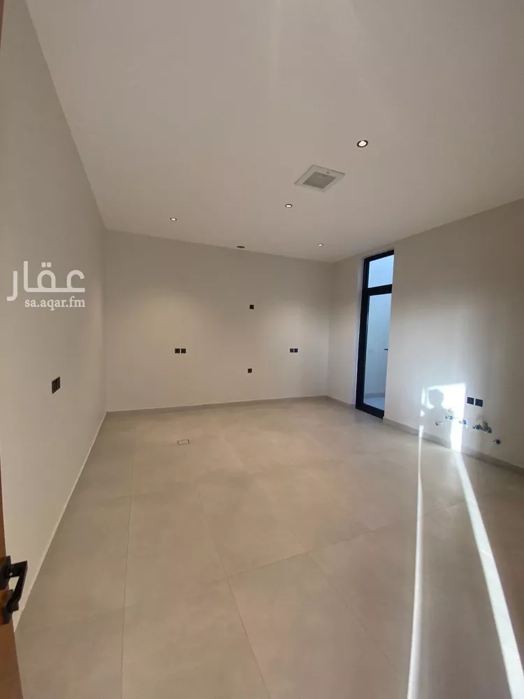 فيلا للبيع في شارع محمد بن أبي بكر القيم, حي المهدية, مدينة الرياض, منطقة الرياض صورة 2