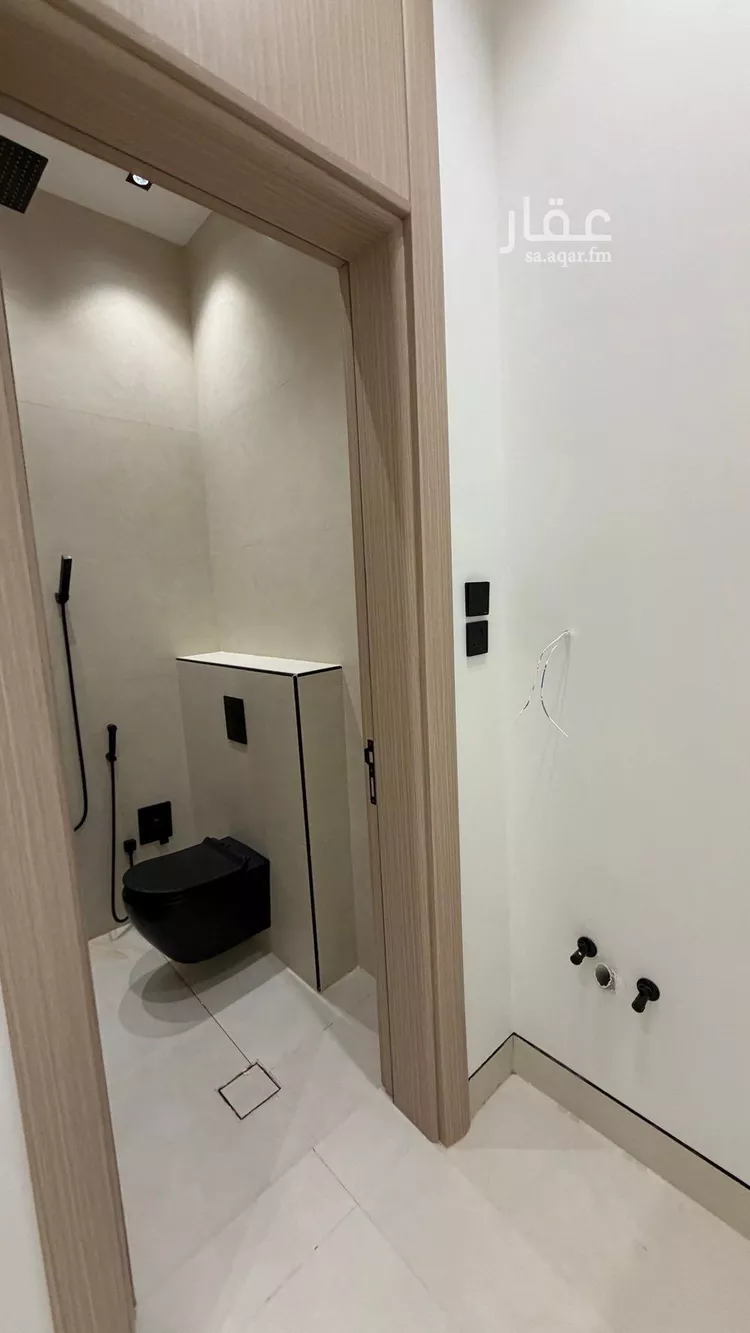 Floor for Sale in Riyadh Al Janadriyah صورة 4