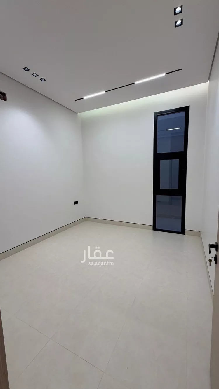 Floor for Sale in Riyadh Al Janadriyah 16