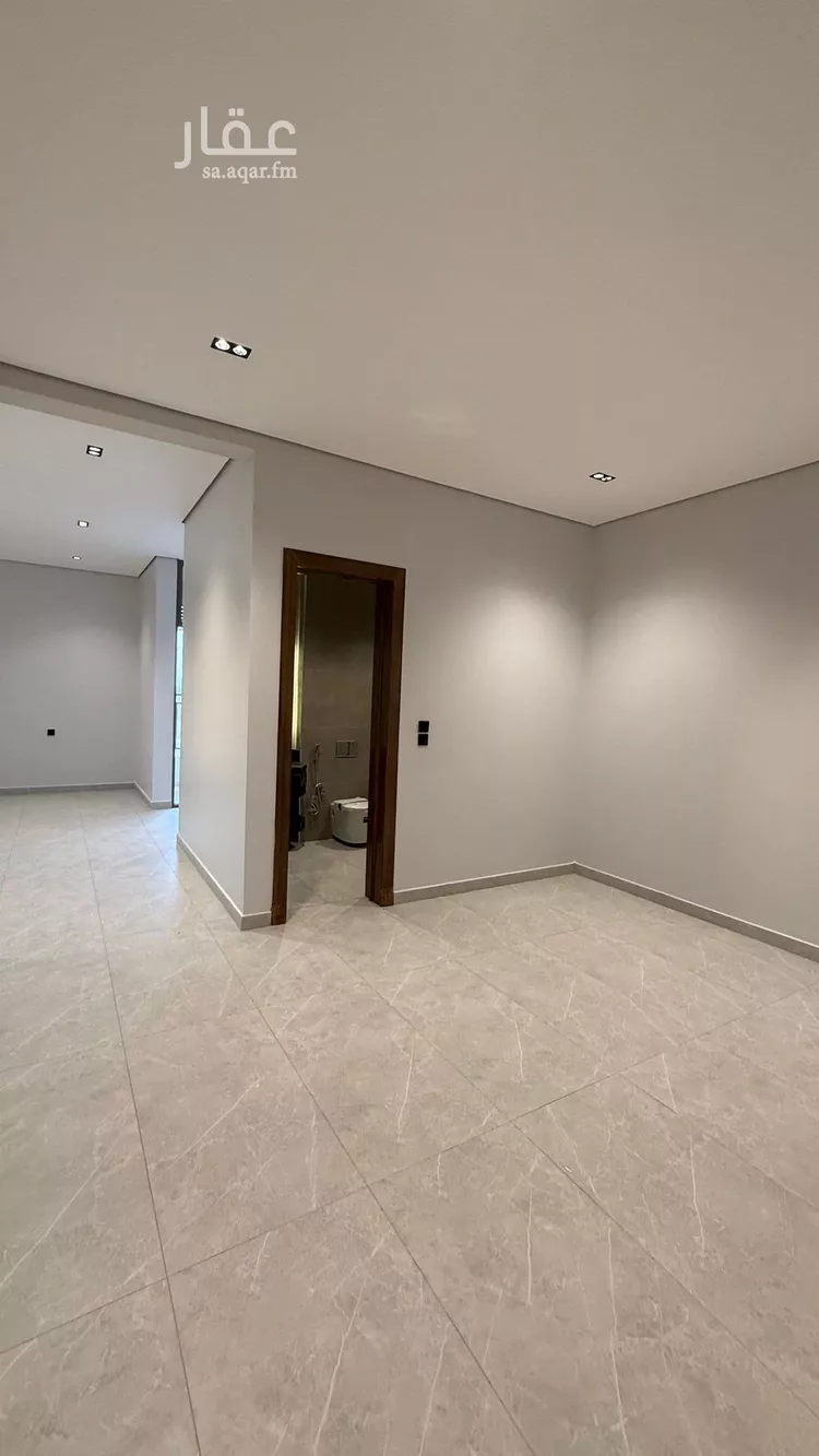 فيلا للبيع في شارع فؤاد محمد عمر توفيق, حي المهدية, مدينة الرياض, منطقة الرياض صورة 4