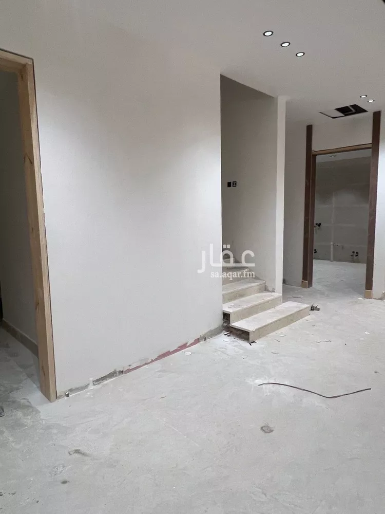 فيلا للبيع في شارع فؤاد محمد عمر توفيق, حي المهدية, مدينة الرياض, منطقة الرياض صورة 4