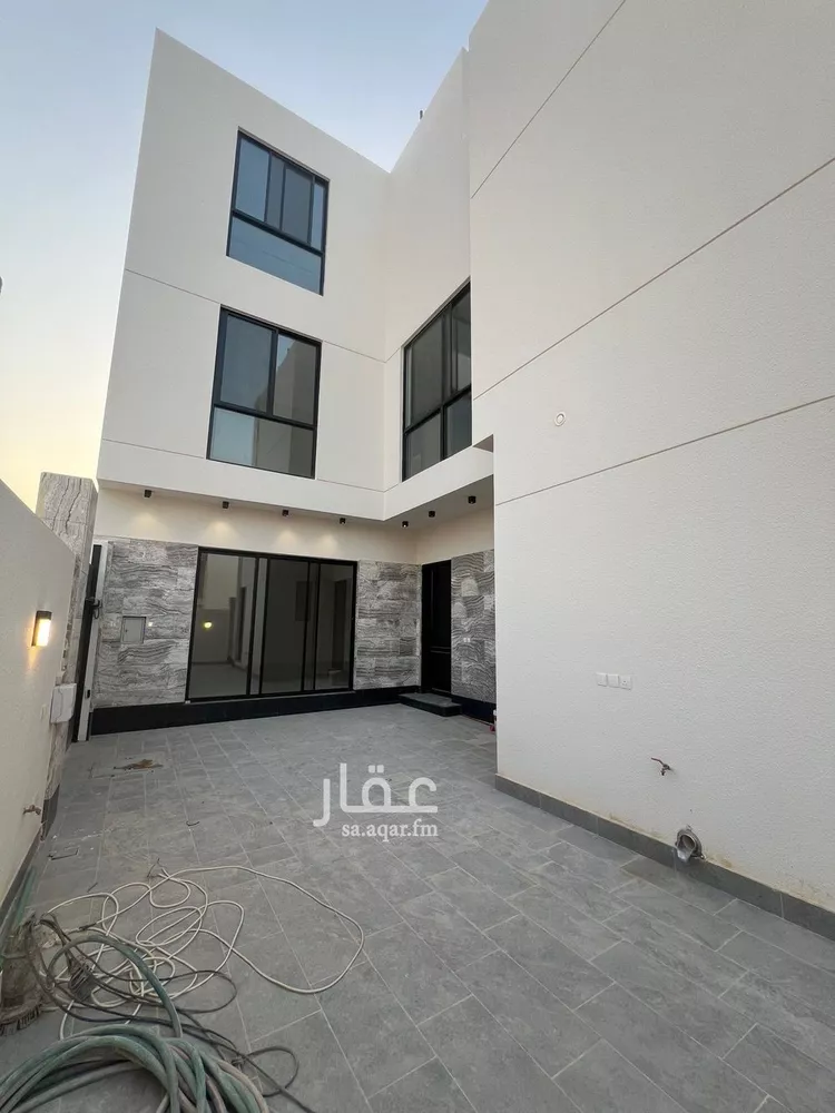 فيلا للبيع في شارع فؤاد محمد عمر توفيق, حي المهدية, مدينة الرياض, منطقة الرياض صورة 4