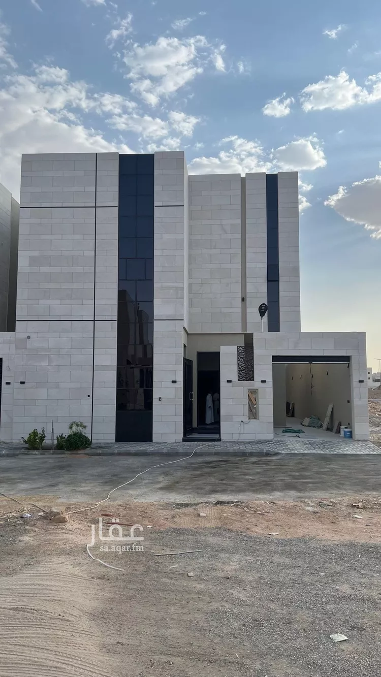 فيلا للبيع في شارع عبدالله النحوي, حي المهدية, مدينة الرياض, منطقة الرياض صورة 3