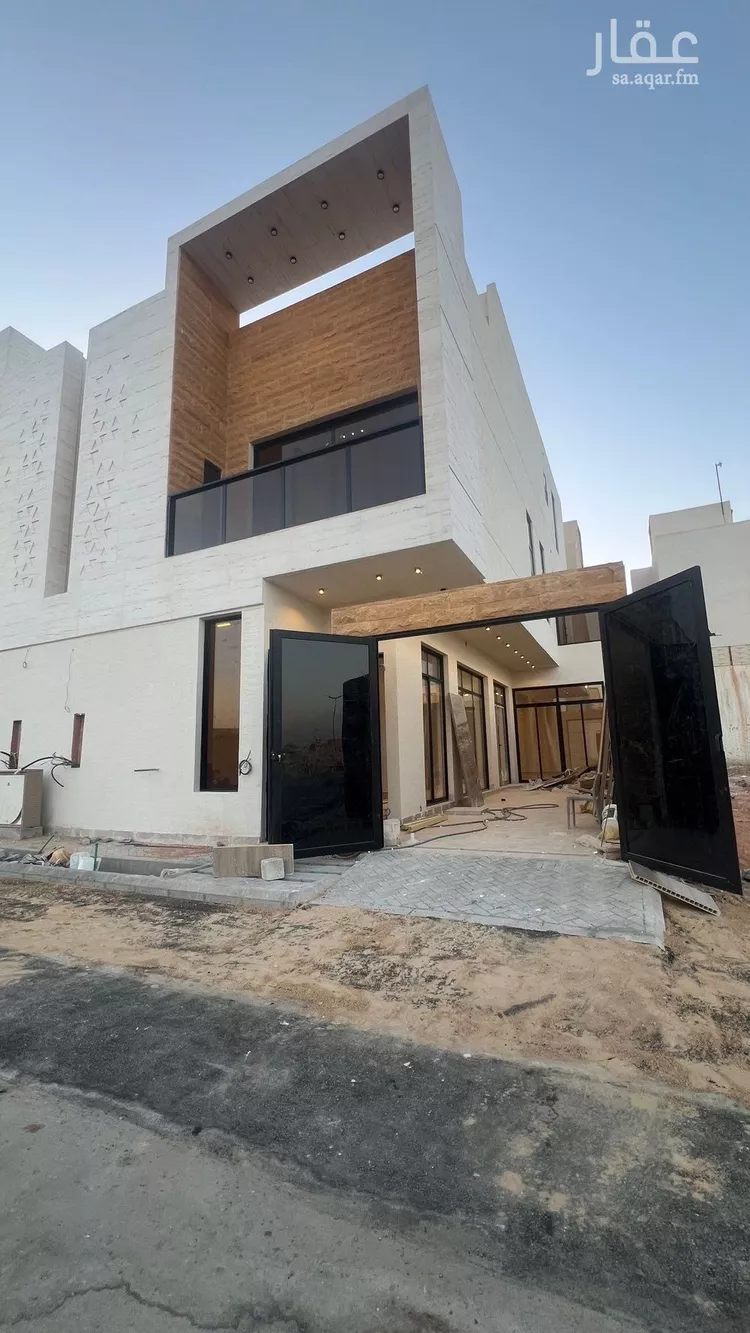 فيلا للبيع في شارع محمد بن أبي بكر القيم, حي المهدية, مدينة الرياض, منطقة الرياض صورة 2