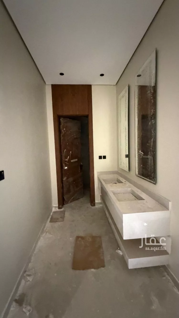 فيلا للبيع في شارع أبي زرعة الهمذاني, حي المهدية, مدينة الرياض, منطقة الرياض 12