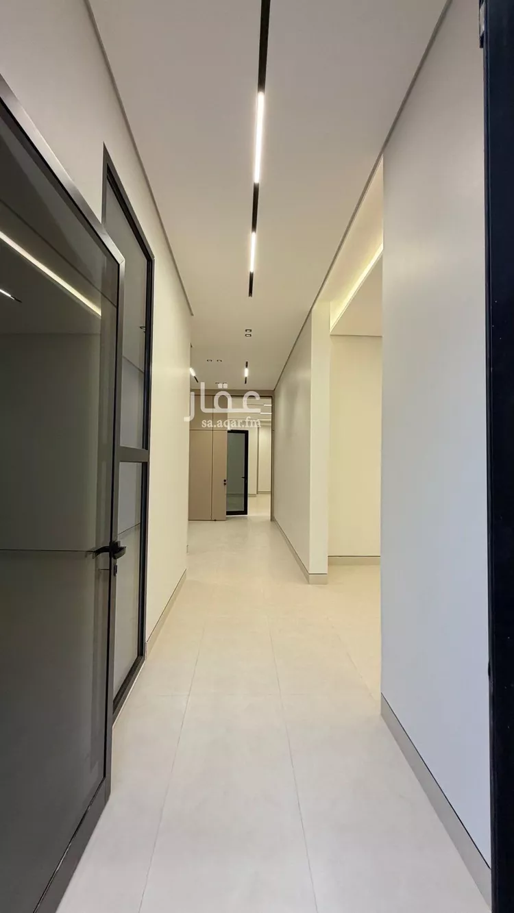 Floor for Sale in Riyadh Al Janadriyah 9
