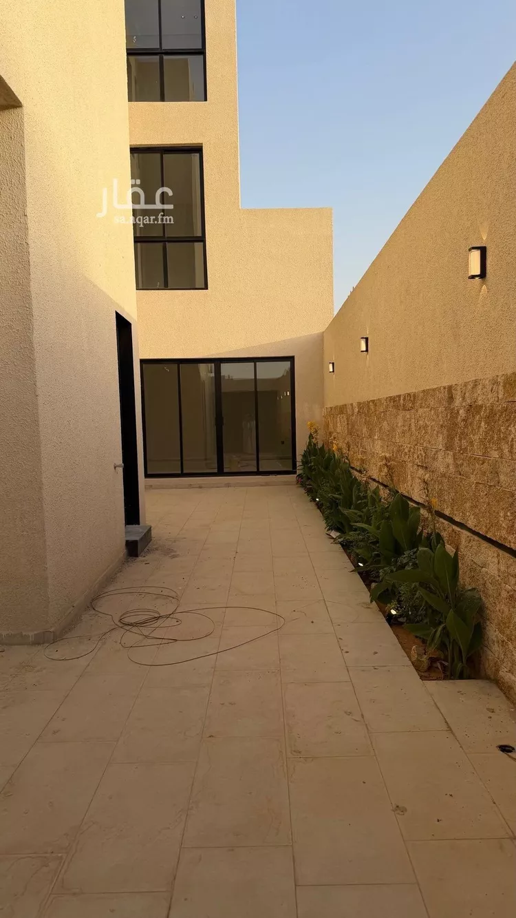 فيلا للبيع في شارع أبي زرعة الهمذاني, حي المهدية, مدينة الرياض, منطقة الرياض صورة 4