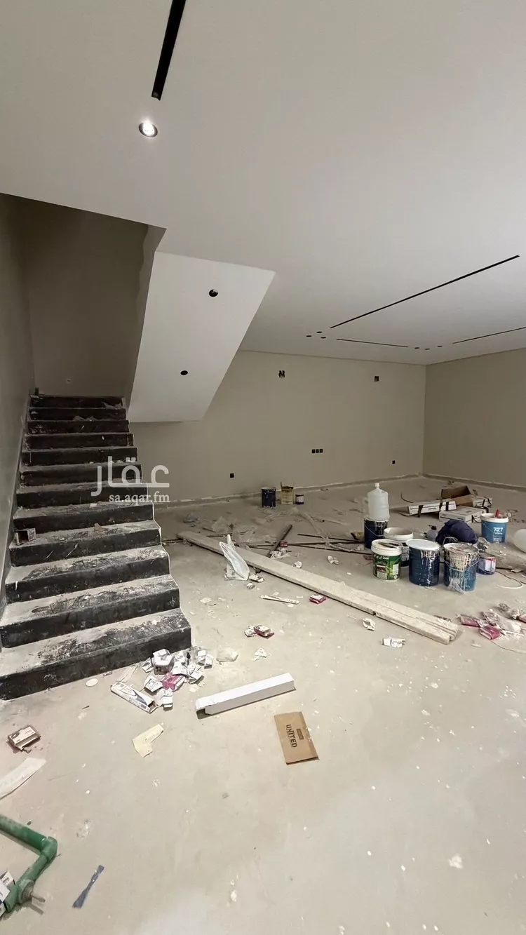 فيلا للبيع في شارع أبي زرعة الهمذاني, حي المهدية, مدينة الرياض, منطقة الرياض 11