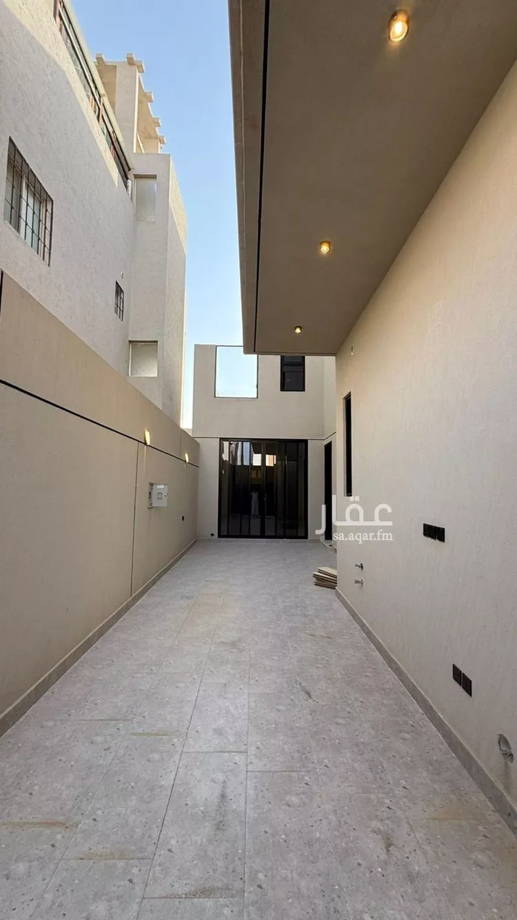 فيلا للبيع في شارع أبي زرعة الهمذاني, حي المهدية, مدينة الرياض, منطقة الرياض صورة 5